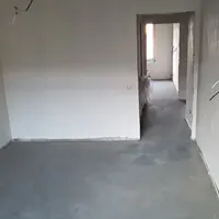 Пример работ по укладке полусухой стяжки пола в трехкомнатной квартире в Дзержинском